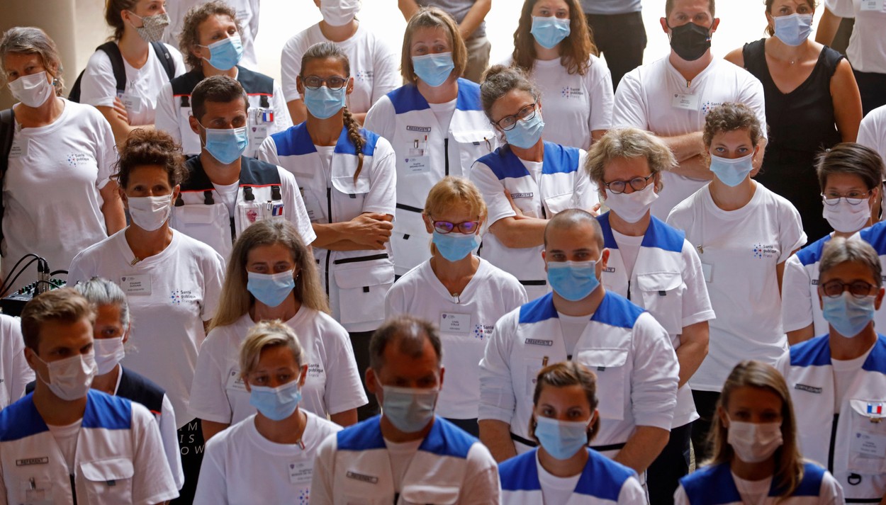 Coronavirus: cadrele medicale din Franța vor primi salarii mai mari cu peste 180 de euro