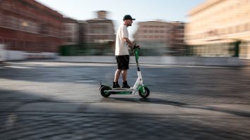 OFICIAL: Vehiculele care merg cu maxim 25 km/h trebuie înmatriculate şi înregistrate de RAR