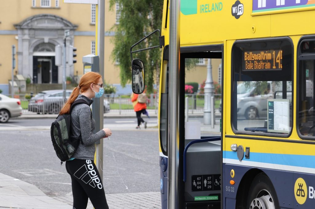 Stai în autoizolare 14 zile la sosirea în Irlanda. România nu e pe „lista verde“