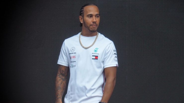 Campion şi la cântat. Lewis Hamilton îți confirmă că este rapper-ul XNDA