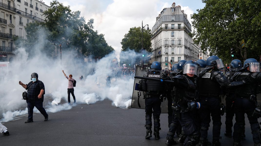 Violențe în Centrul Parisului, De Ziua Națională A Franței. La Protest ...