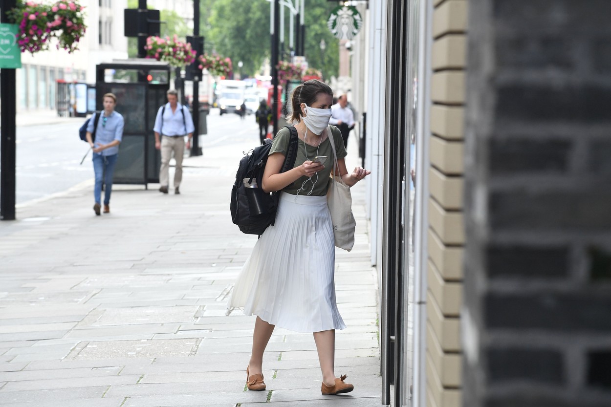 Al doilea val de coronavirus ar putea omorî 120.000 de oameni în Regatul Unit, în iarnă