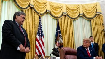 William Barr acuză Apple, Google şi Microsoft, dar și alte companii de la Hollywood de colaborare cu Administraţia Chinei