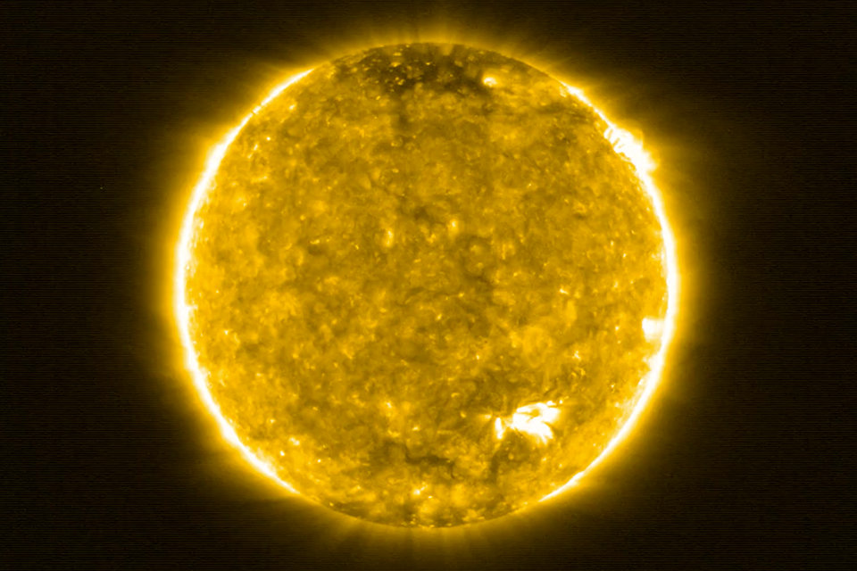 Uite cum arată soarele de aproape. Imagini de la cea mai mică distanță, publicate de NASA