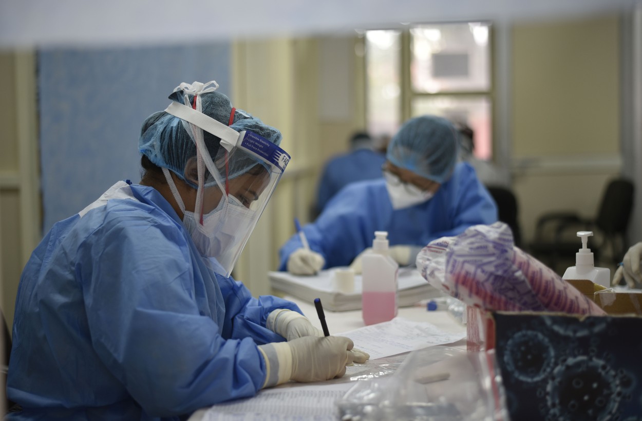 Coronavirus în România LIVE UPDATE 25 iulie. Nou record al raportărilor zilnice: 1.284 noi cazuri confirmate azi în ţară. Bilanţul actualizat