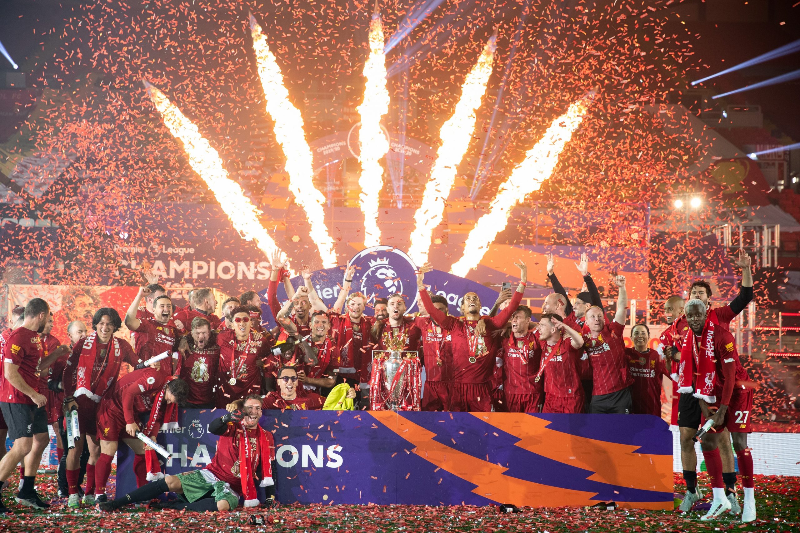 Așteptarea a luat sfârșit pentru Liverpool. „Cormoranii” au primit trofeul Premier League după 30 de ani de pauză