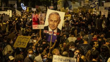 Benjamin Netanyahu este acuzat că a manipulat criza Covid-19