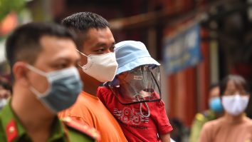 Vietnam a raportat primul deces din istorie din cauza Covid-19. Țara avea un record de 99 de zile fără cazuri noi