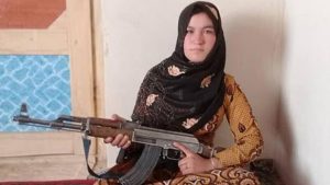 Răzbunarea supremă: O adolescentă din Afganistan i-a ucis pe talibanii care i-au omorât părinții în fața casei