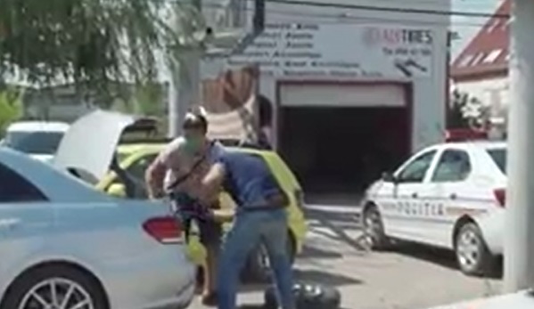 Trafic de droguri în plină stradă. Cum au fost prinși suspecții