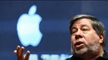 Motivul pentru care co-fondatorul Apple dă în judecată platforma Youtube