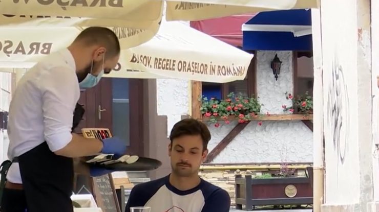 Cârciumarii din Brașov te asigură că nu e niciun pericol la terasă și te cheamă la munte