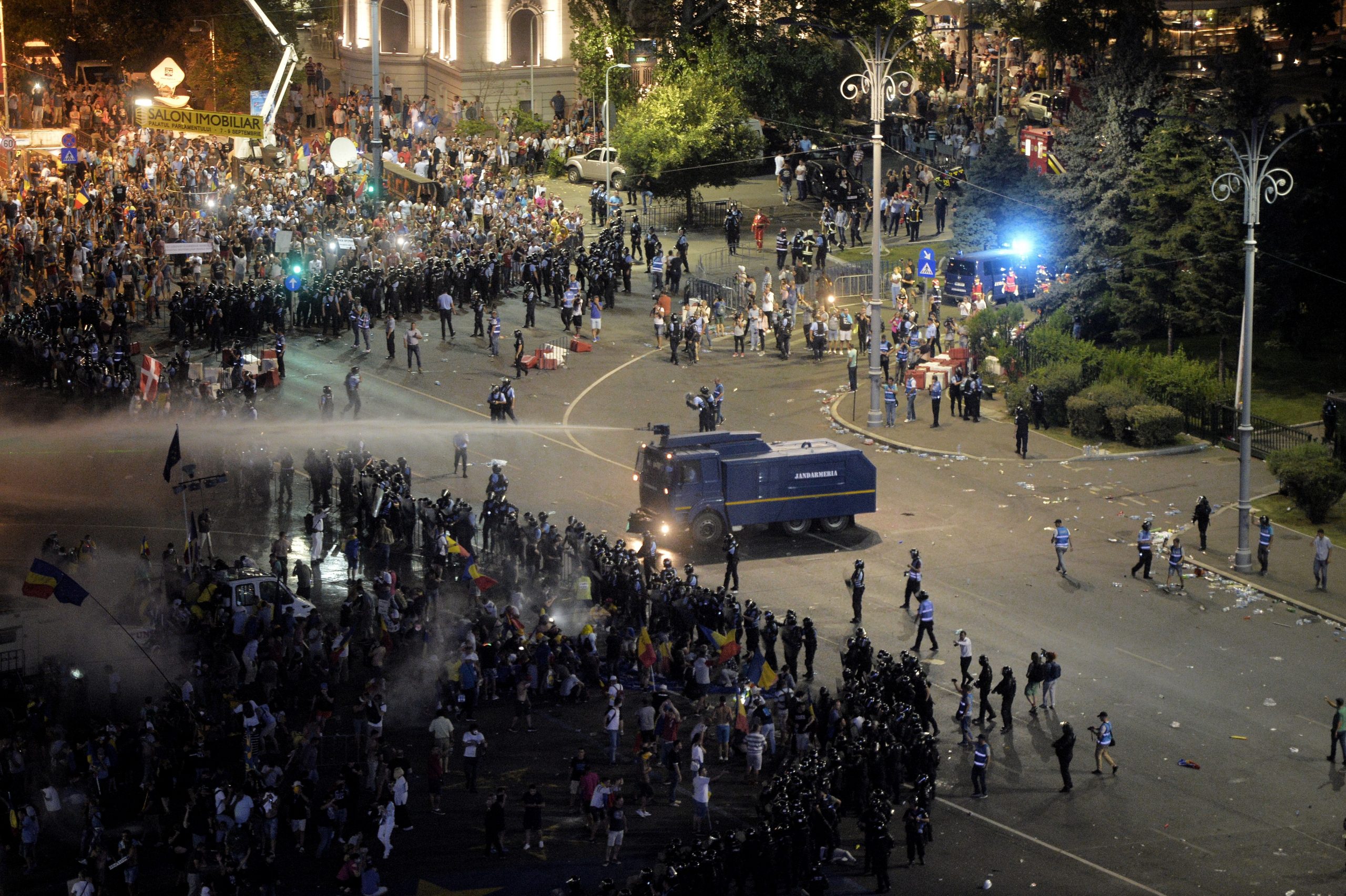 Iohannis: Solicit ministrului Justiției să explice public de urgență de ce s-a clasat dosarul privind evenimentele din 10 august