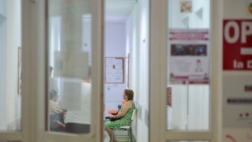 Asigurările de sănătate câştigă teren: Frica românilor de COVID-19 a crescut afacerile din domeniul medical