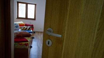 Focare de Covid-19 în cinci centre de asistenţă socială din Vâlcea