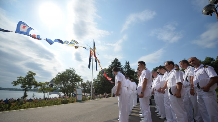 Cum e viața la bordul unei nave de război? De Ziua Marinei, ofițerul Nicoleta Burlacu îți povestețe despre cum e să fii în misiune