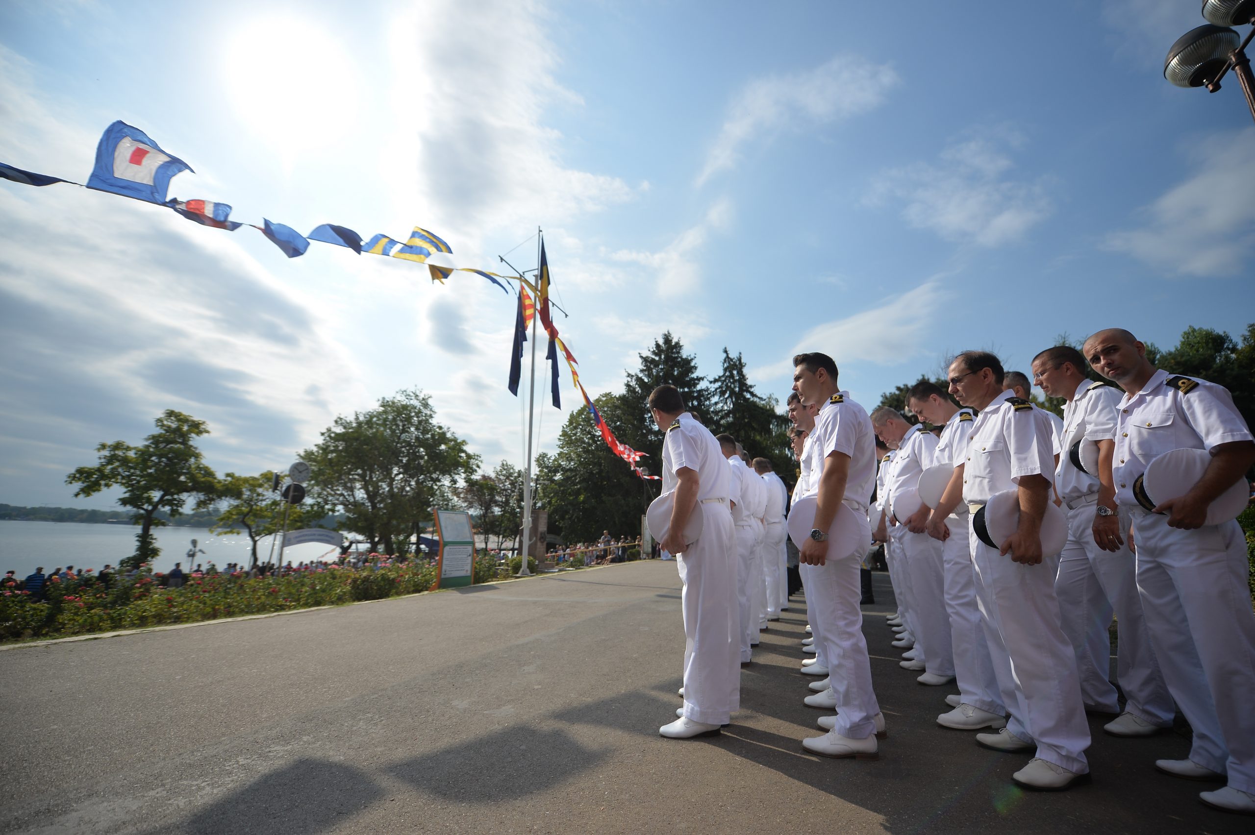 Cum e viața la bordul unei nave de război? De Ziua Marinei, ofițerul Nicoleta Burlacu îți povestețe despre cum e să fii în misiune