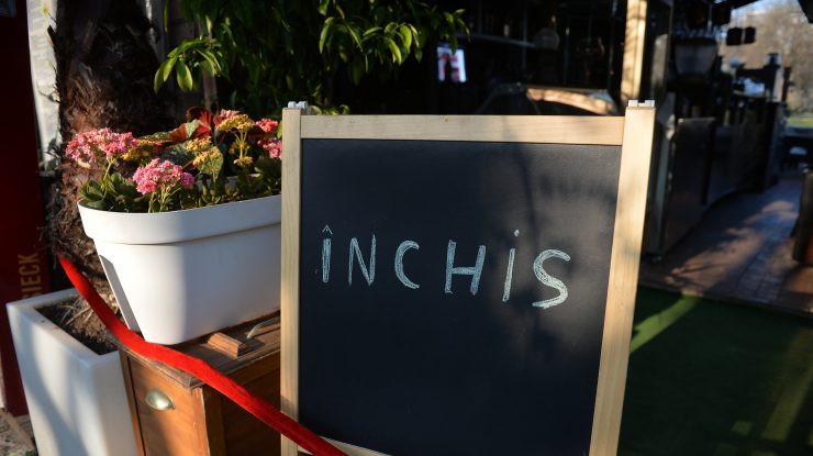„Afectați fără a fi infectați“. Horeca îşi suspendă activitatea în semn de protest