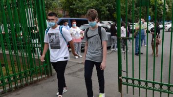 Sisteme diferite, același început de an școlar. Stat vs. privat