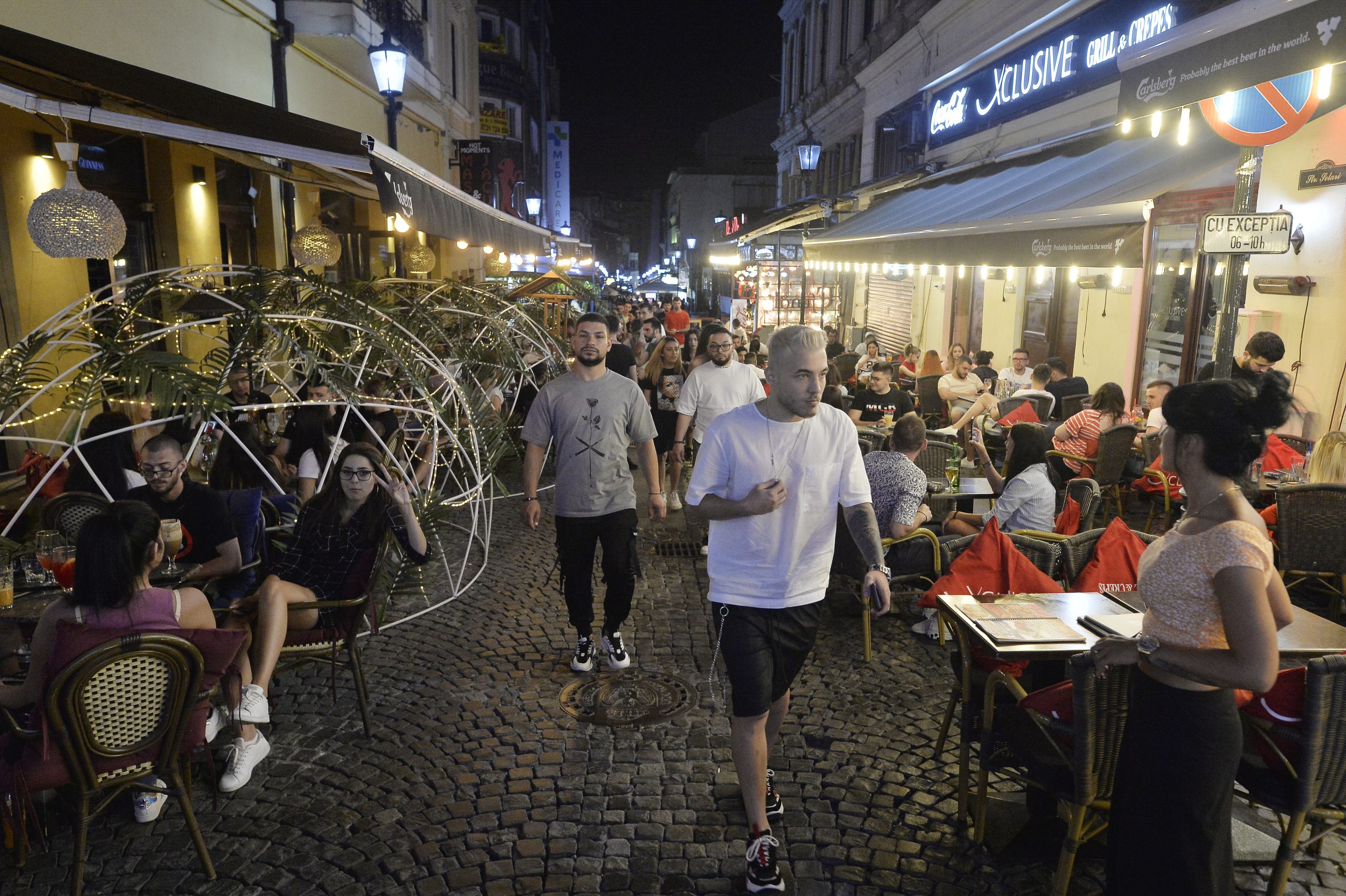 Guvernanții îți dau voie să stai o oră în plus la terasă