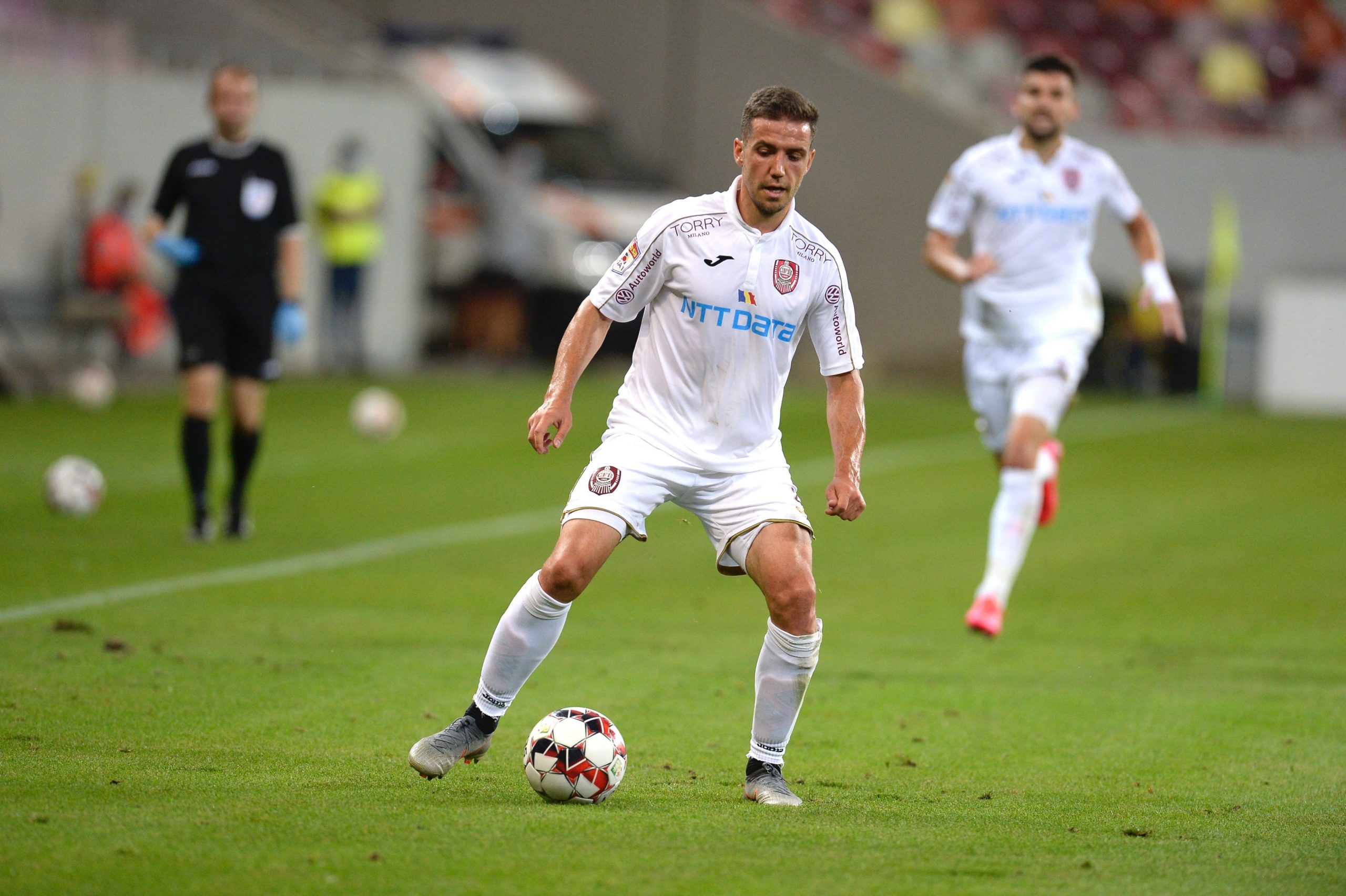 CFR Cluj câștigă derby-ul cu FCSB, însă titlul se va decide în meciul cu Universitatea Craiova. Ce i-ar putea încurca pe jucătorii CFR-ului