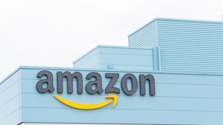 Jeff Bezos face depozite Amazon din mall-urile pustii din America