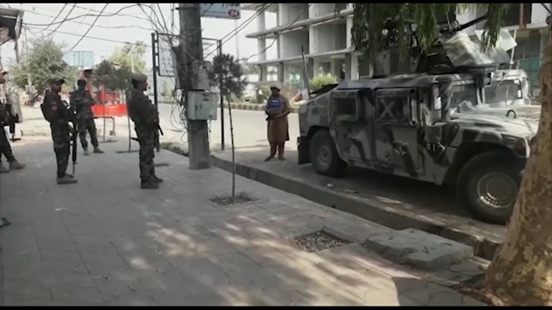 Atentat terorist în Afganistan, soldat cu 43 de răniți și 21 de morți. Care este motivul