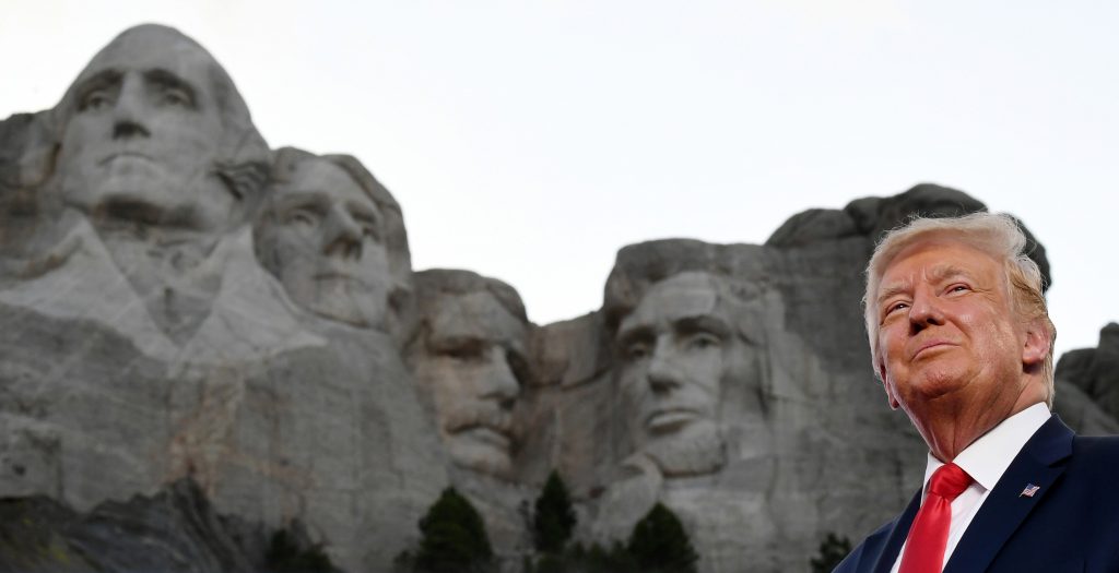 Trump spune că informația despre fața lui sculptată pe Muntele Rushmore ar fi un fake news, dar „este o idee bună”