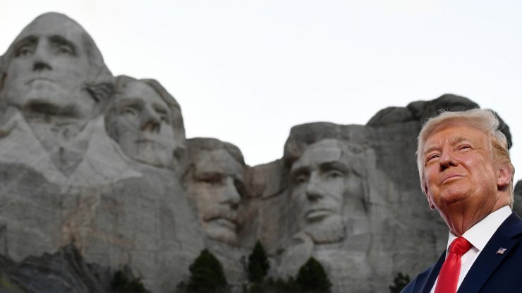 Trump spune că informația despre fața lui sculptată pe Muntele Rushmore ar fi un fake news, dar „este o idee bună”