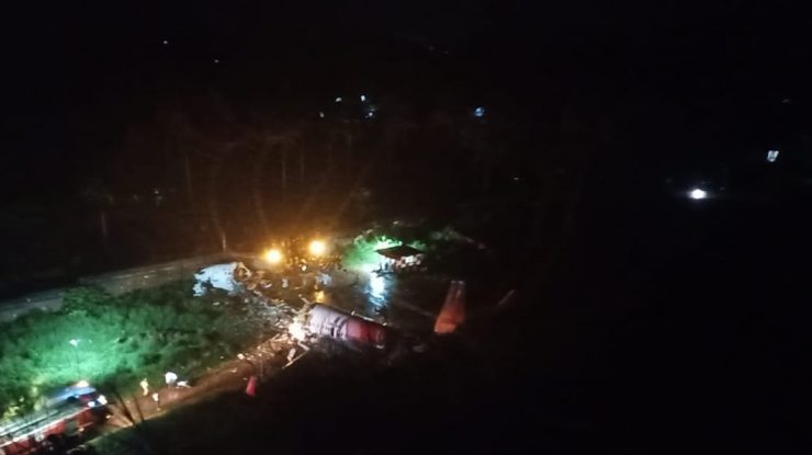 Un avion cu aproape 200 de persoane la bord s-a prăbușit la aterizare, în statul indian Kerala