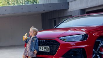 Audi, victima unui val de reacții negative din cauza unei reclame „insensibile“. Reacția producătorului de automobile