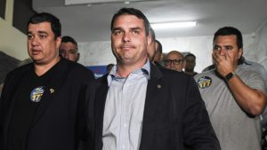 Fiul lui Jair Bolsonaro, Flavio, are coronavirus. Cu ce se tratează acasă, în izolare