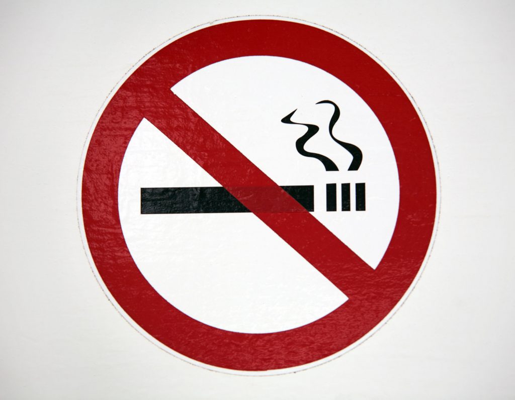 Fumatul pe plajele din Tenerife va fi interzis din 2021