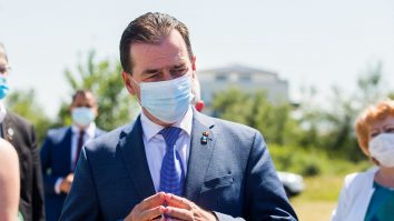 Campanie electorală fără electorat. Ce le propune premierul Orban lui Ciolacu şi Cazanciuc