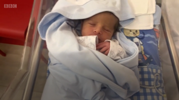 O femeie devine mamă în timpul exploziei din Beirut