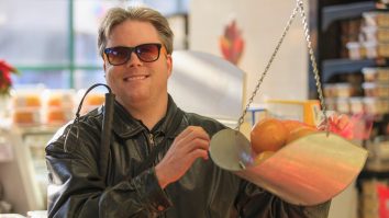 Google Lookout folosește inteligență artificială pentru a-i ajuta pe nevăzători la cumpărături