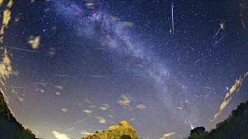 Perseidele: Când poți vedea cel mai spectaculos fenomen astronomic. Până la 100 de stele căzătoare pe oră