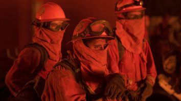 Pompier jefuit în timp ce stingea incendiul din Santa Cruz: I-au furat portofelul din autospecială și i-au golit contul bancar