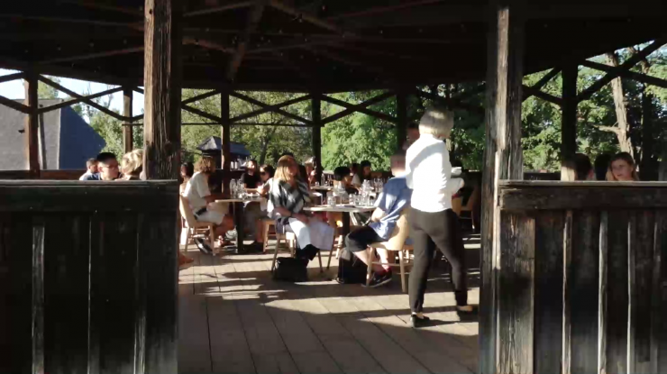 Restaurantele, teatrele și cinematografele se redeschid de la 1 septembrie, cu reguli stricte anti-COVID