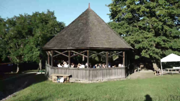 Cât costă un eveniment în natură cu degustare de vin și produse tradiționale românești reinventate