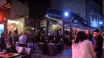 CNSU a decis: Terasele și sălile de jocuri de noroc se închid în intervalul 23:00 - 06:00. 8 județe sunt vizate