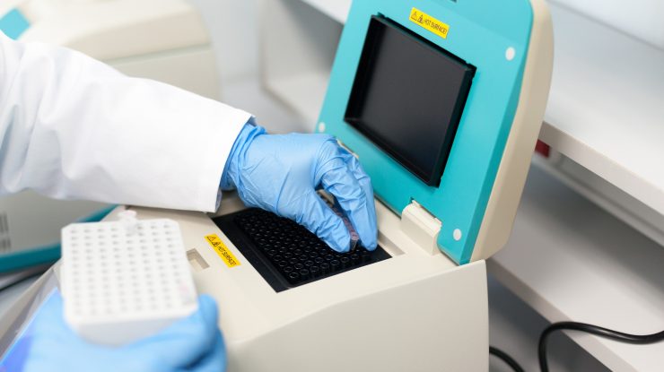 Hidroelectrica plătește 3.2 milioane de lei pentru 10.000 de teste PCR pentru angajați