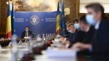 Guvernul a aprobat OUG pentru pacienții cu forme medii şi uşoare de COVID. Cum vor fi tratați asimptomaticii