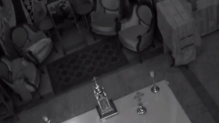 VIDEO. Colț de rai în mijlocul iadului: Altarul unei biserici ortodoxe din Beirut a scăpat neatins de explozie