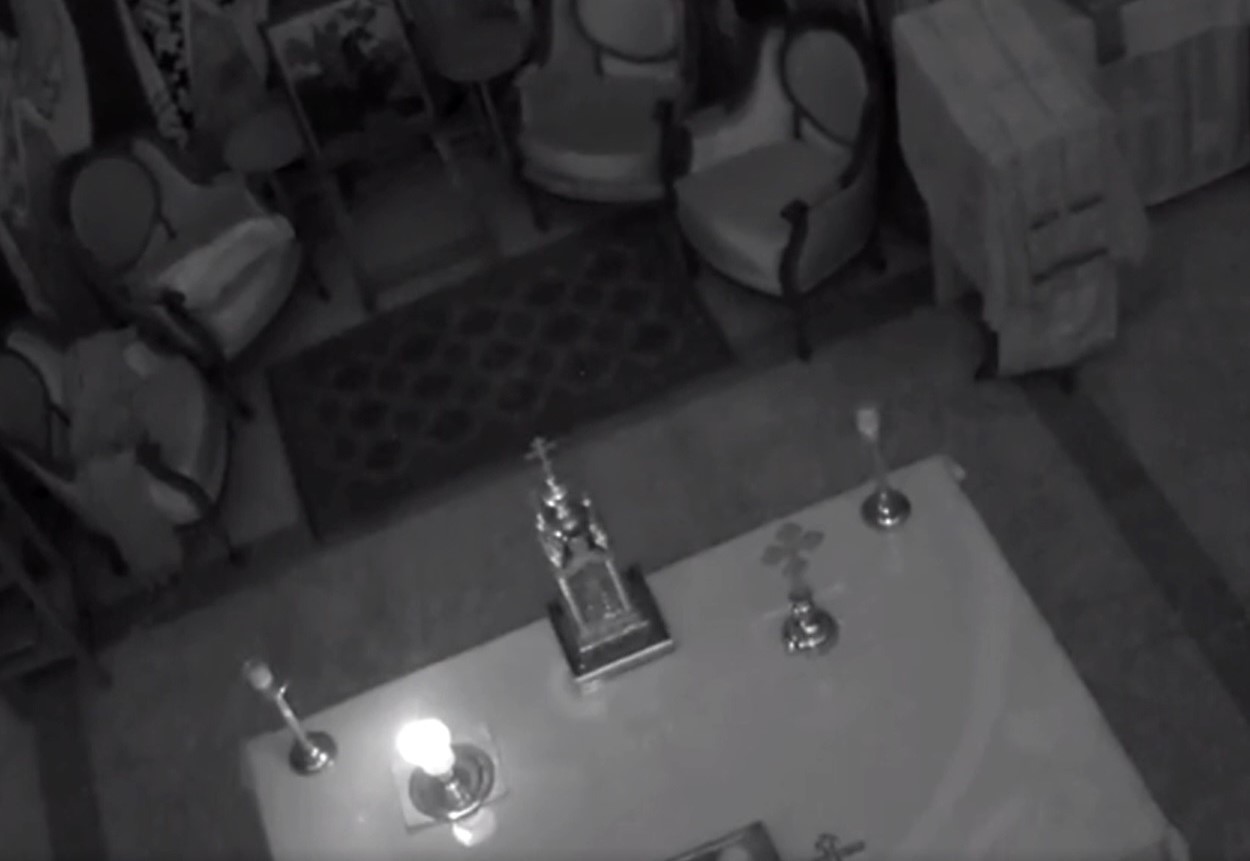 VIDEO. Colț de rai în mijlocul iadului: Altarul unei biserici ortodoxe din Beirut a scăpat neatins de explozie