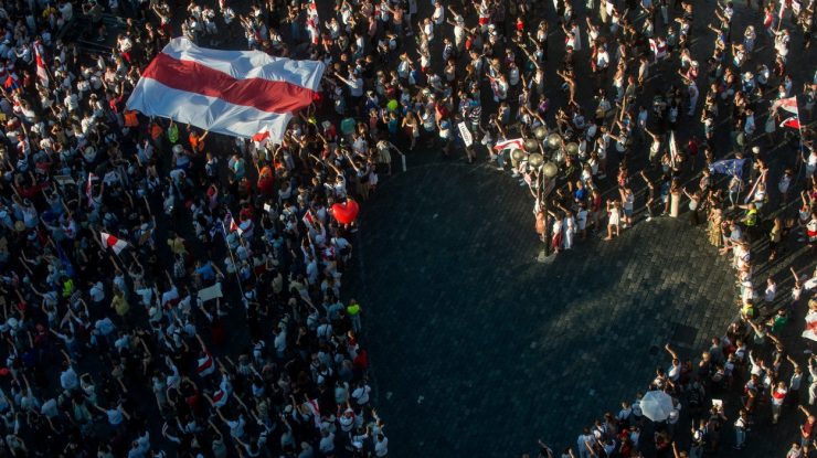 Mii de oameni au ieşit în stradă, în Belarus, pentru a noua noapte consecutivă de proteste