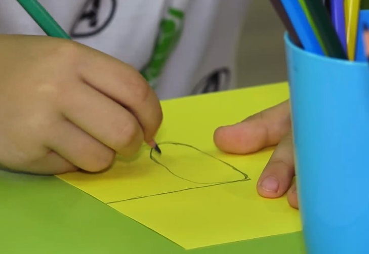 Cât te costă microschooling-ul sau o educatoare la domiciliu?