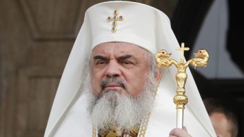 Patriarhul Daniel îi cere ministrului Educaţiei ca evaluarea elevilor la Religie să se facă „pe bază de note, nu prin calificative”