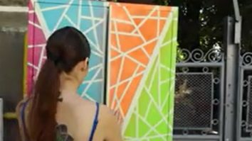 O tânără şi-a făcut propria bibliotecă în faţa casei. Cum arată