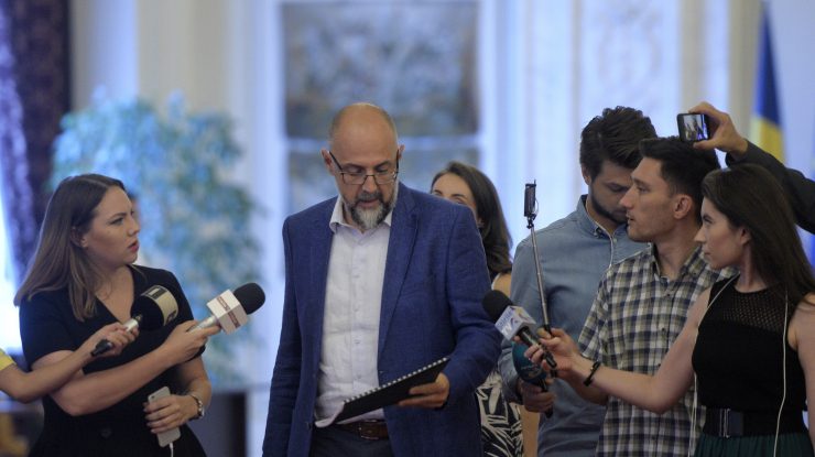 Uniunea lui Kelemen Hunor temporizează un răspuns privind votul la moţiunea de cenzură. Ce şanse sunt ca demersul să treacă